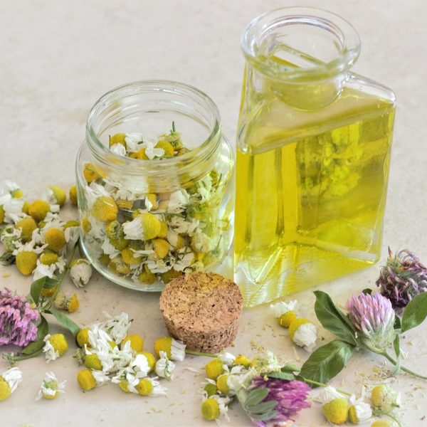 chamomile, oil, aromatherapy-3442807.jpg